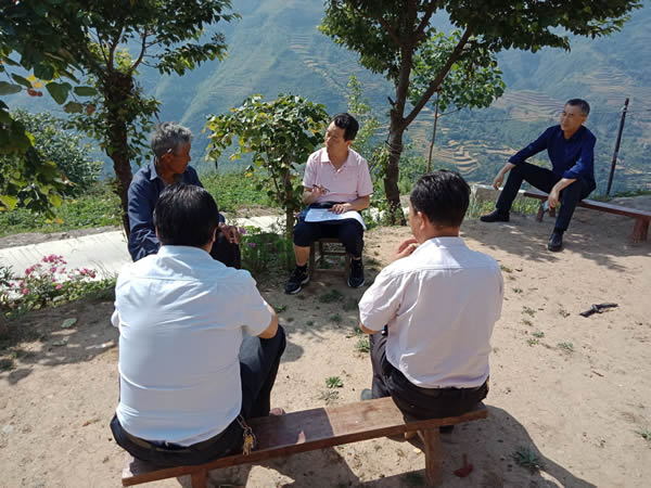 結(jié)對幫扶入戶 助力脫貧攻堅