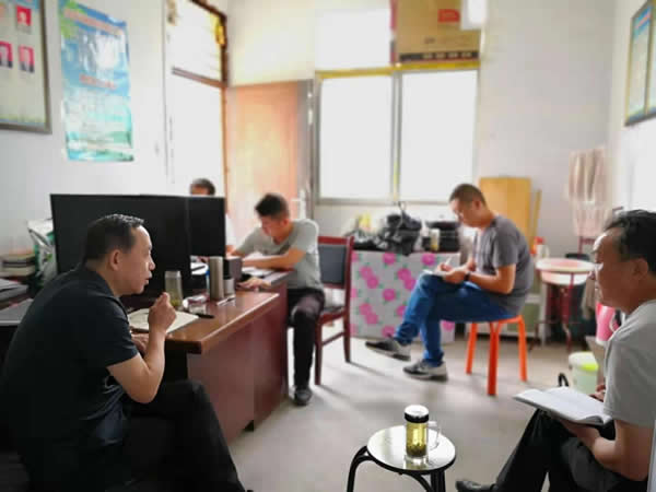 隴運集團公司黨委書記、董事長李寅祥深入琵琶鎮(zhèn)寧強村檢查指導(dǎo)幫扶工作